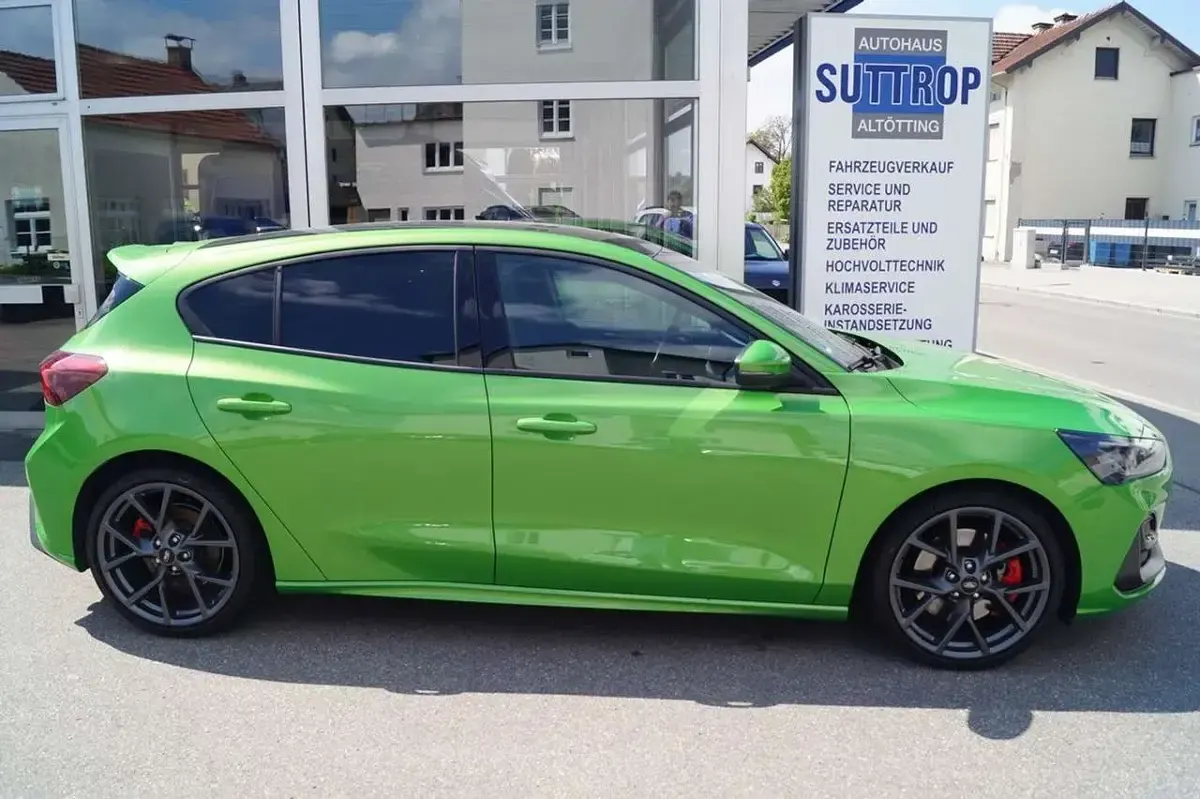 Gebraucht Ford Focus ST 280 PS (205 kW) 2022 Mean green Kleinwagen