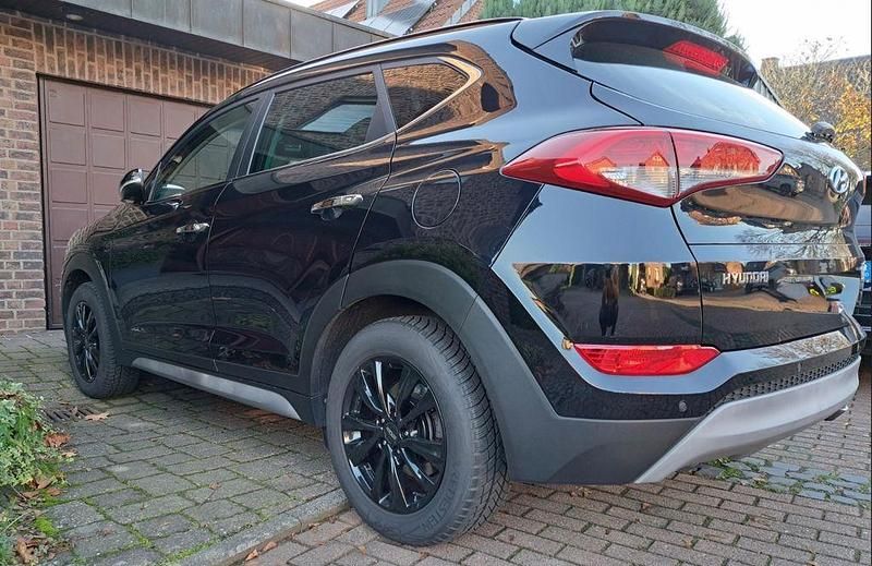 Gebraucht Hyundai Tucson Advantage 177 PS (130 kW) 2017 Schwarz SUV