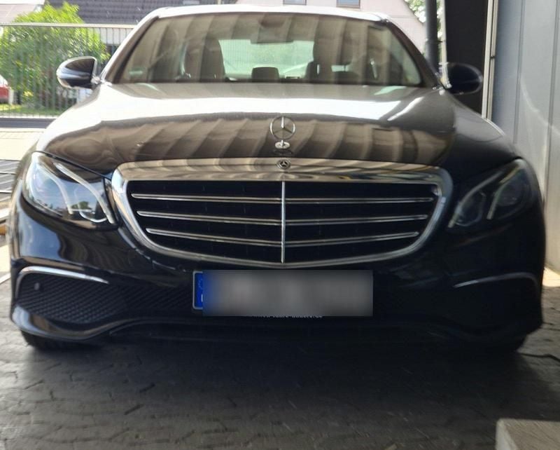 Gebraucht 2018 Mercedes E200 Limousine | 21.500 € (Superpreis) - Bild 1/4