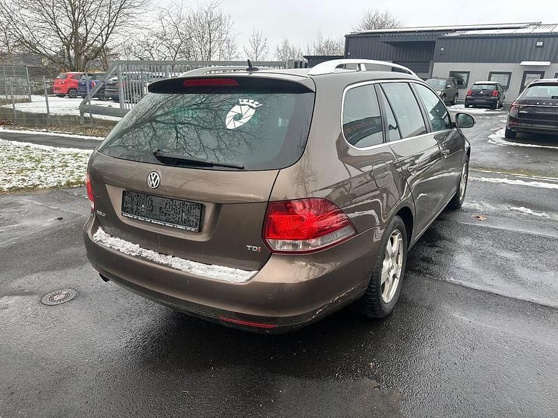 Gebraucht VW Golf VI Comfortline 105 PS (77 kW) 2012 Braun Kleinwagen