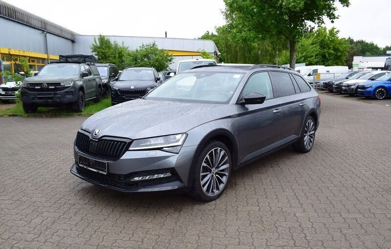 Grau Gebraucht 2023 Skoda Superb Kombi | 39.980 € (Fairer Preis) - Bild 1/4