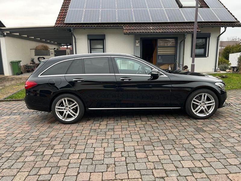 Gebraucht Mercedes C250 204 PS (150 kW) 2018 Schwarz Limousine