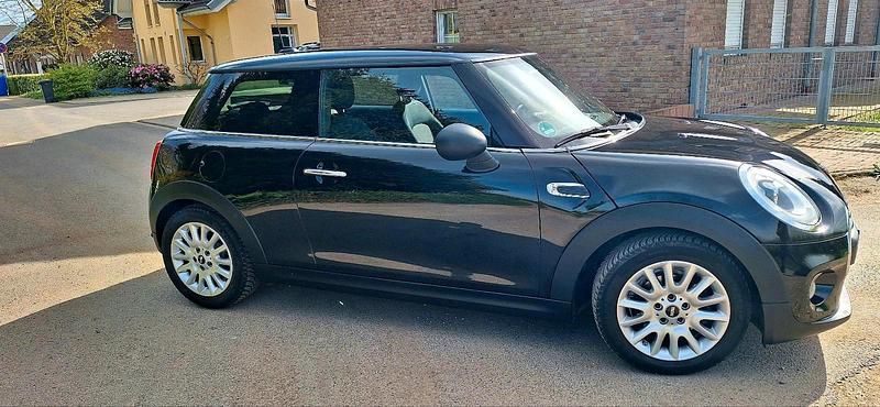 Second-hand Mini ONE Pepper 102 CP (75 kW) 2015 Negru Hatchback