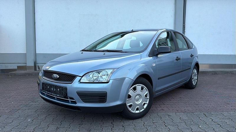 Gebraucht Ford Focus Ambiente 101 PS (74 kW) 2005 Andere farben Limousine