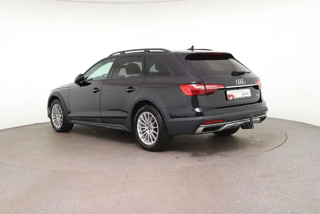 Gebraucht Audi A4 Allroad Ambiente 265 PS (194 kW) 2023 Mythosschwarz metallic Kombi