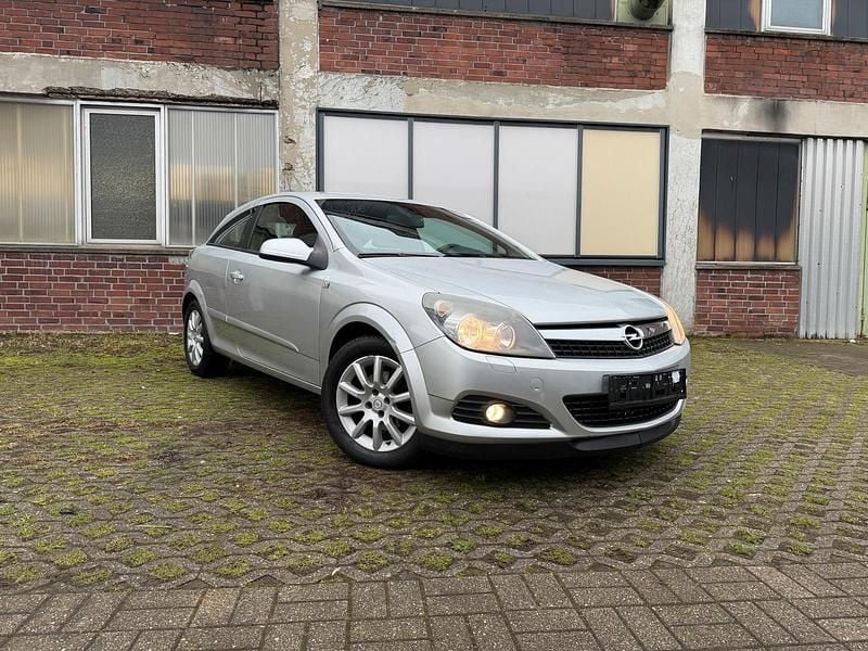 Gebraucht Opel Astra GTC 105 PS (77 kW) 2007 Silber Coupé