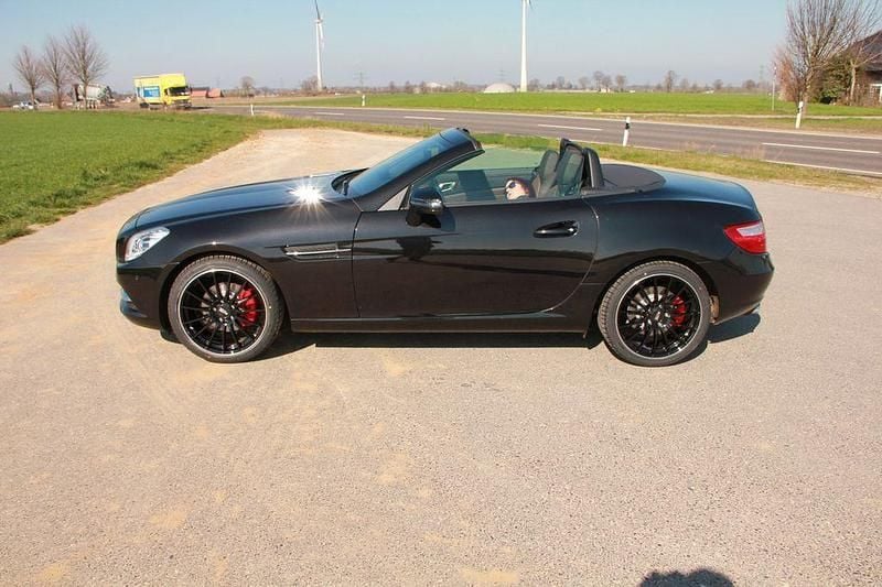 Schwarz Gebraucht 2012 Mercedes SLK200 Cabrio | 16.000 € (Guter Preis) - Bild 1/4