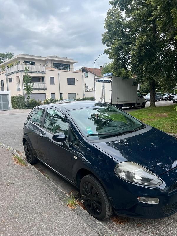 Blau Gebraucht 2012 Fiat Punto Evo Kleinwagen | 2.200 € (Fairer Preis) - Bild 1/4