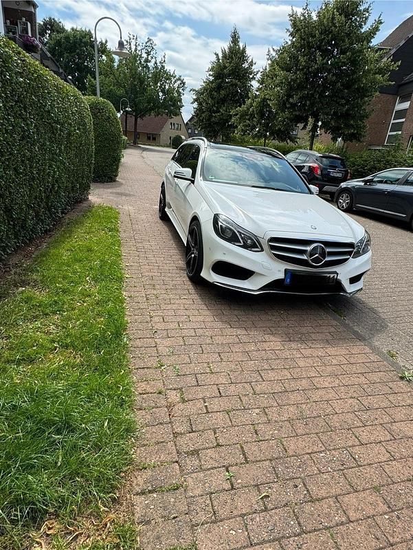 Weiß Gebraucht 2014 Mercedes E350 Kombi | 13.000 € (Guter Preis) - Bild 1/4