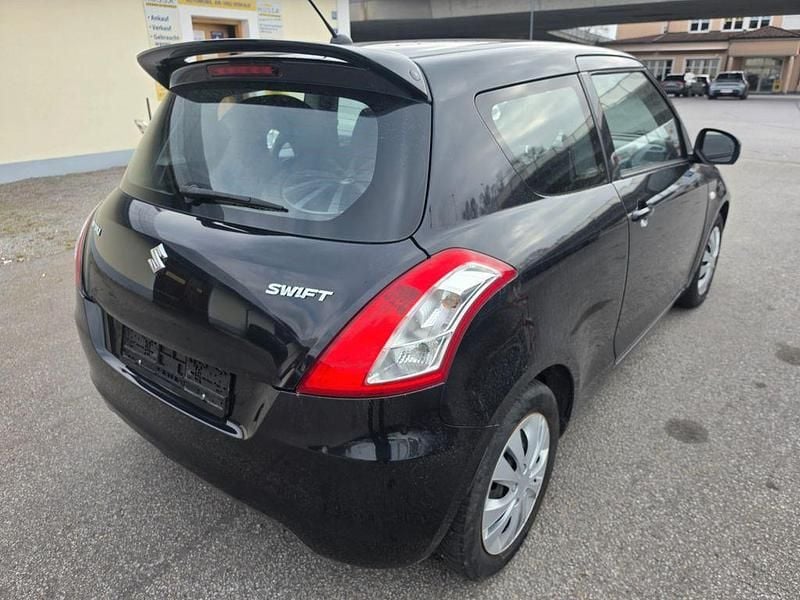 Gebraucht Suzuki Swift Basic 94 PS (69 kW) 2011 Schwarz Kleinwagen