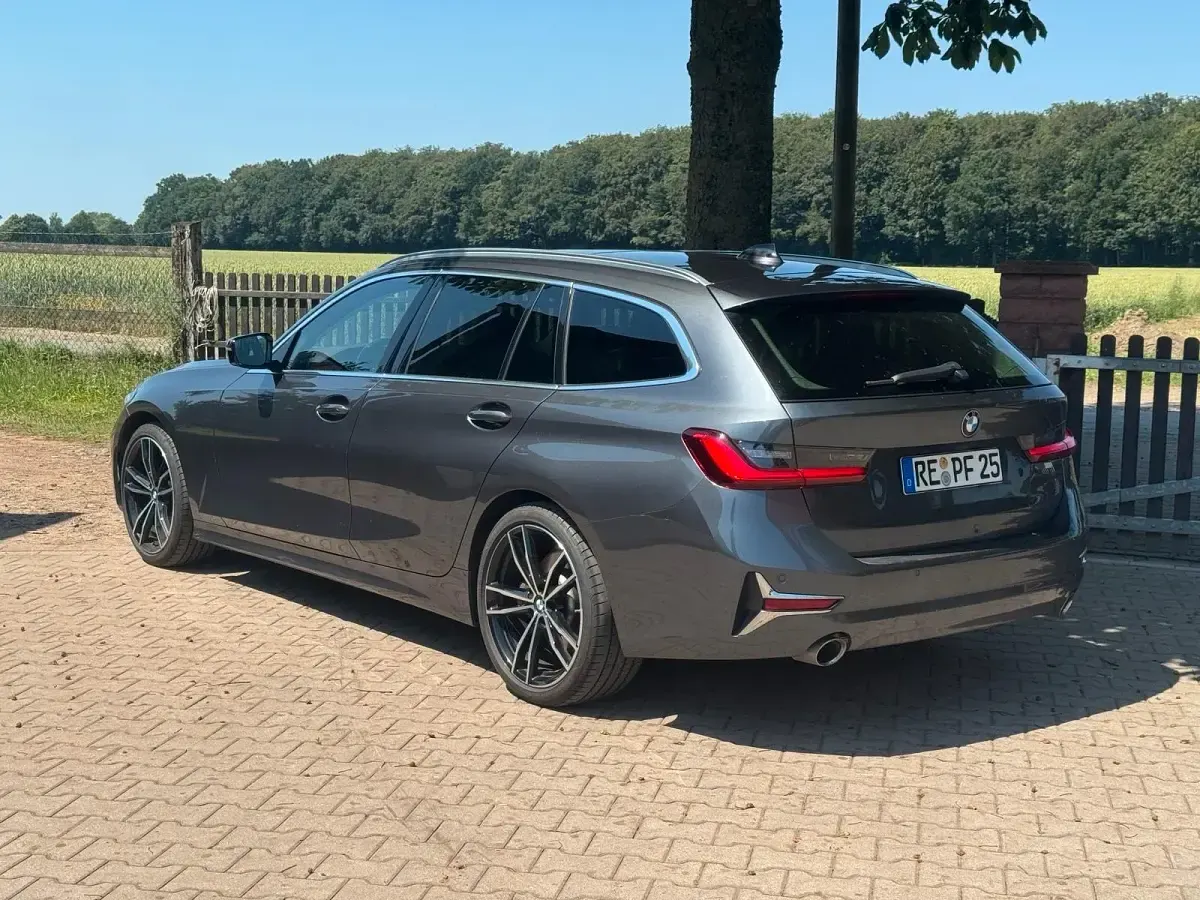 Gebraucht BMW 330 Luxury Line 265 PS (194 kW) 2020 Grau Kombi