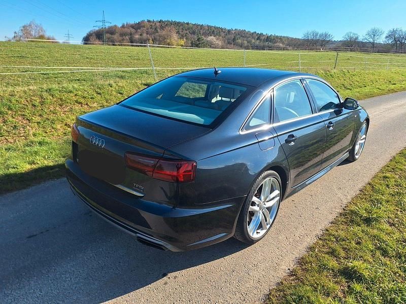 Gebraucht Audi A6 Ambiente 333 PS (244 kW) 2015 Blau Limousine