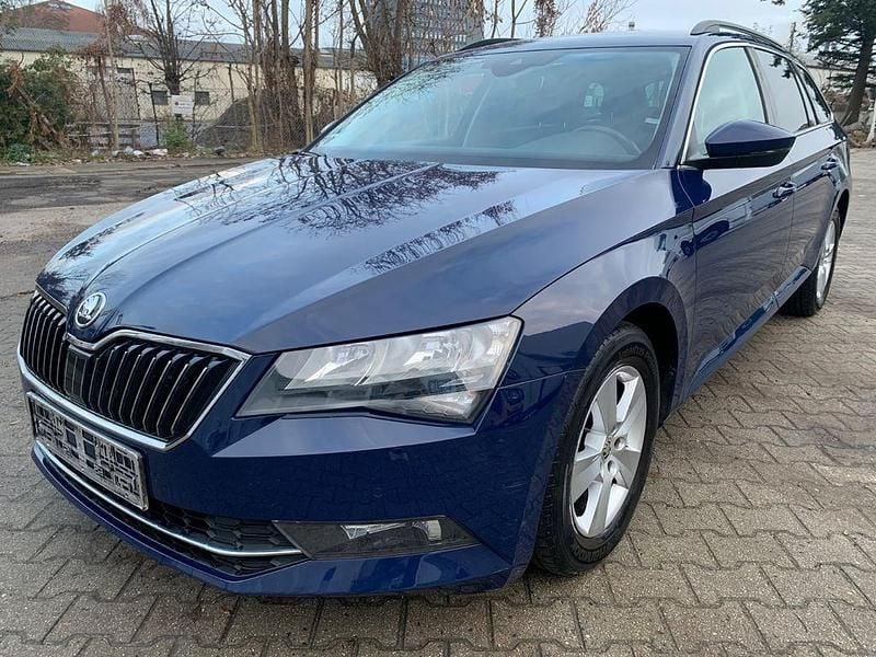 Gebraucht Skoda Superb 150 PS (110 kW) 2016 Blau Kombi
