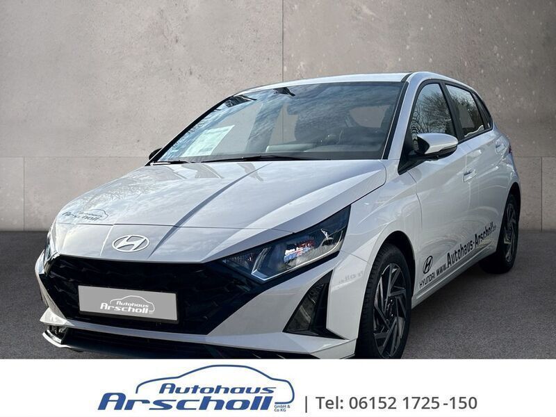 Weiss Gebraucht 2025 Hyundai i20 Trend Limousine | 18.490 € (Guter Preis) - Bild 1/4