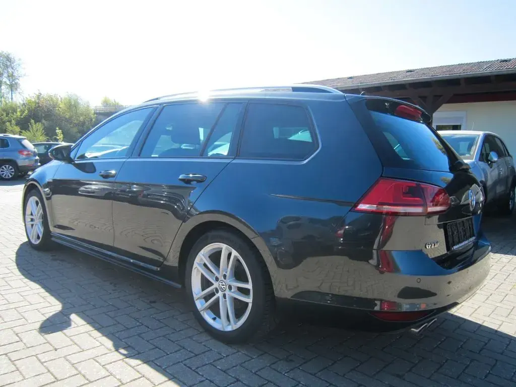 Gebraucht VW Golf VII GTD 184 PS (135 kW) 2016 Carbon steel grey metallic Kombi
