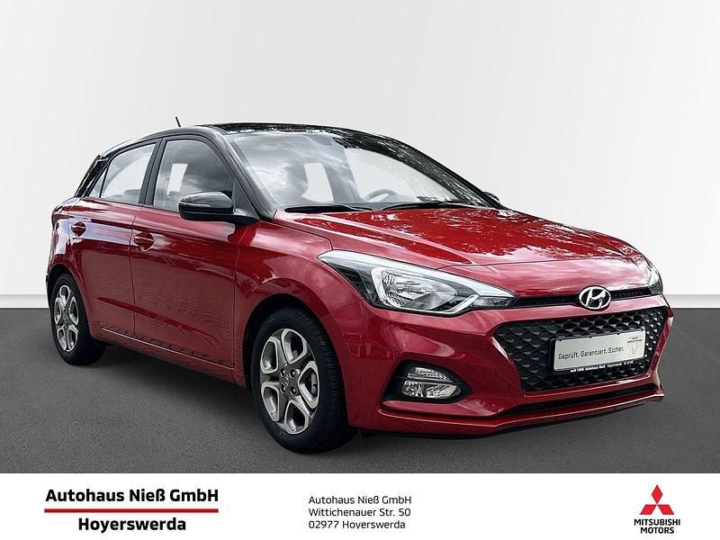 Rot Gebraucht 2019 Hyundai i20 Kleinwagen | 12.990 € (Fairer Preis) - Bild 1/4