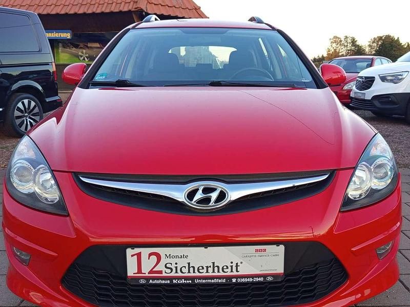 Rot Gebraucht 2010 Hyundai i30 Kombi | 3.999 € (Guter Preis) - Bild 1/4
