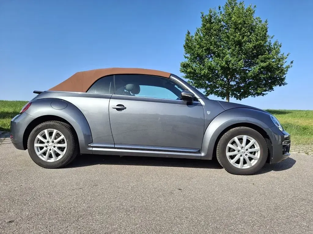 Gebraucht VW Beetle Karmann 105 PS (77 kW) 2018 Grau Kleinwagen