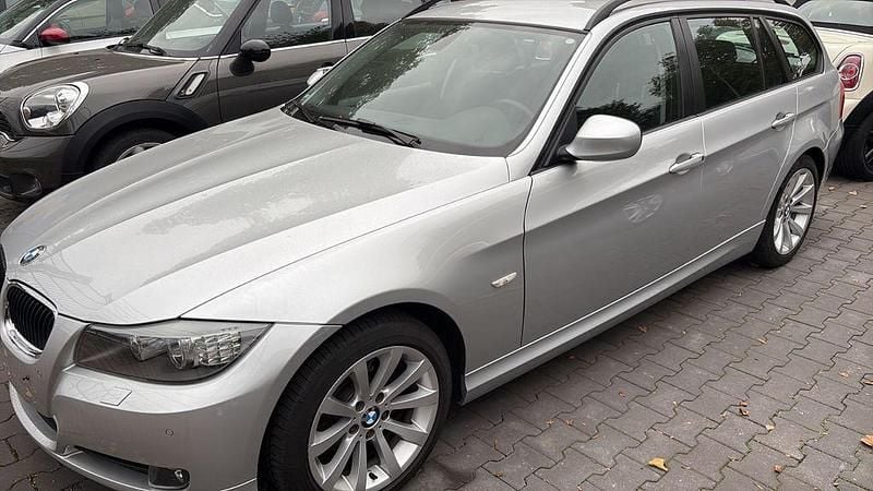 Second-hand BMW 318 143 CP (105 kW) 2009 Argintiu Break