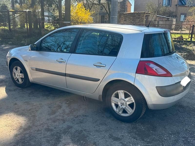 Gebraucht Renault Mégane II 83 PS (61 kW) 2005 Silber Kleinwagen