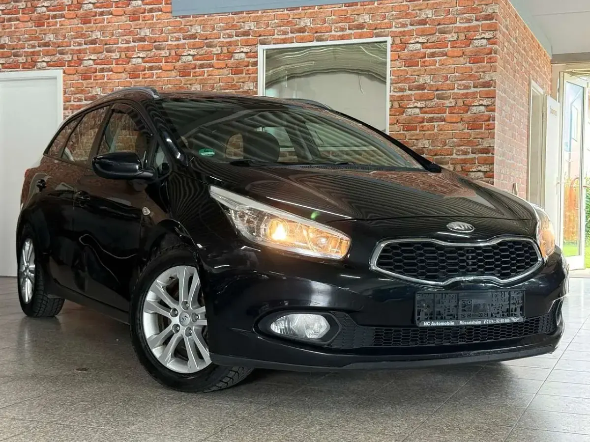 Gebraucht Kia Ceed Sportswagon Edition 7 128 PS (94 kW) 2013 Schwarz Kombi