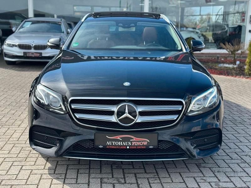 Gebraucht Mercedes E220 AMG 194 PS (142 kW) 2017 Schwarz Kombi