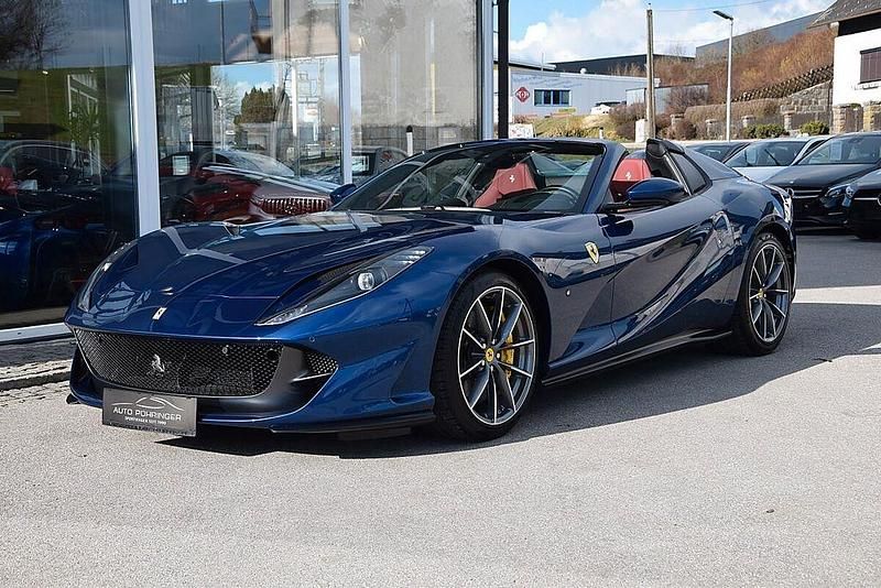 Gebraucht Ferrari 812 799 PS (587 kW) 2022 Blau Cabrio