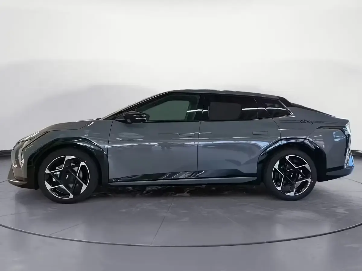 Neu Kia EV4 GT-Line 150 kW (204 PS) 2025 Silber Kleinwagen