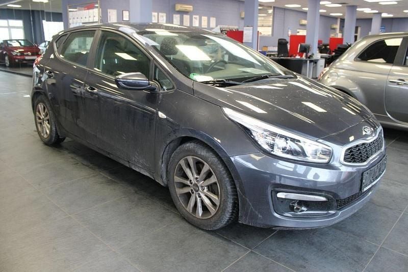 Gebraucht Kia Ceed Edition 7 99 PS (72 kW) 2018 Grau Kleinwagen