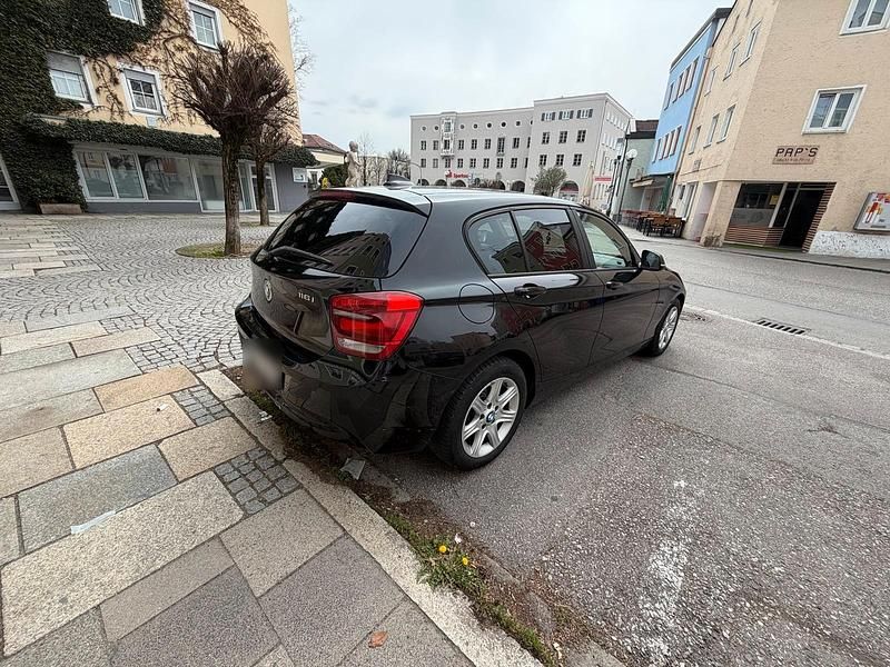 Gebraucht BMW 116 136 PS (100 kW) 2012 Schwarz Kleinwagen