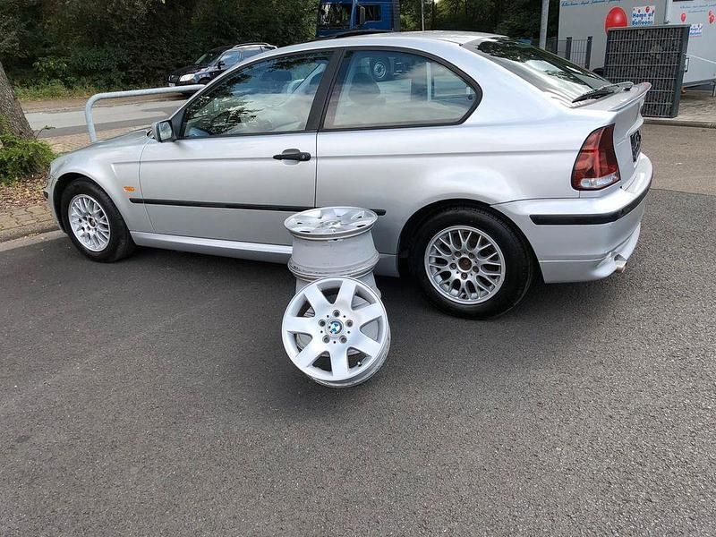 Silber Gebraucht 2004 BMW 316 Compact Sport Line Kleinwagen | 2.150 € (Guter Preis) - Bild 1/4