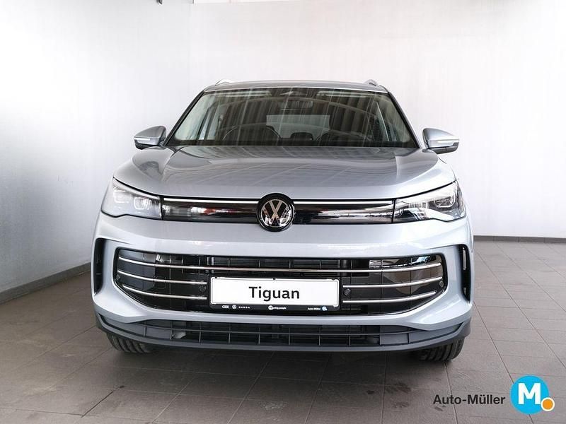 Neu VW Tiguan Elegance 150 PS (110 kW) 2026 Silber SUV