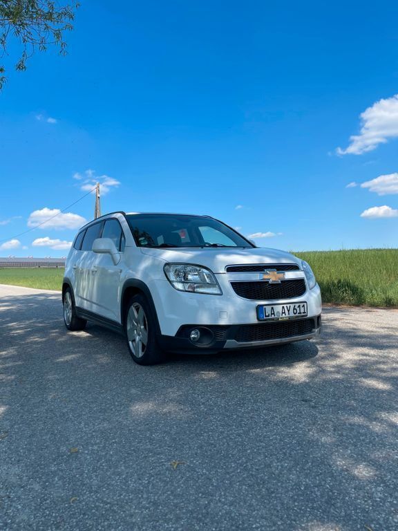 Weiß Gebraucht 2013 Chevrolet Orlando Van / Kleinbus | 9.250 € (Guter Preis) - Bild 1/4