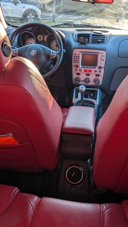 Gebraucht Alfa Romeo GT Distinctive 166 PS (122 kW) 2004 Silber Coupé