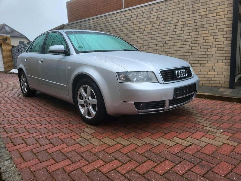 Gebraucht Audi A4 101 PS (74 kW) 2002 Silber Limousine