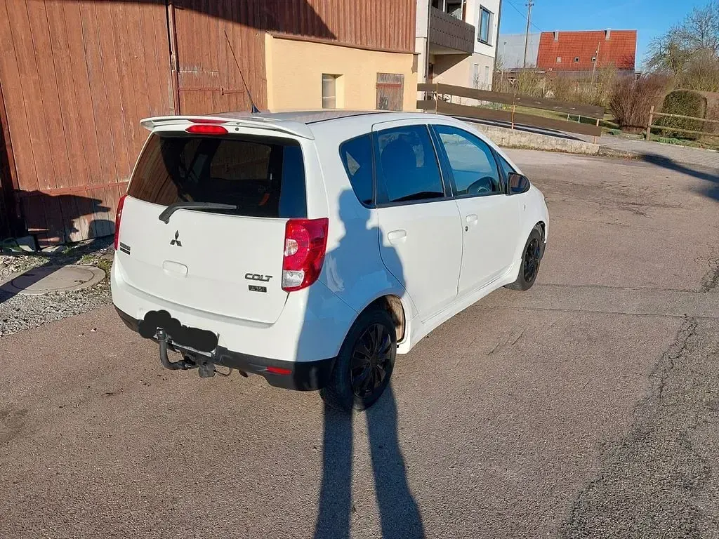 Gebraucht Mitsubishi Colt 75 PS (55 kW) 2012 Weiß Kleinwagen