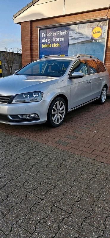 Gebraucht VW Passat 105 PS (77 kW) 2012 Silber Kombi