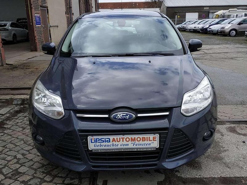 Gebraucht Ford Focus 125 PS (91 kW) 2014 Midnight skygrau Kombi