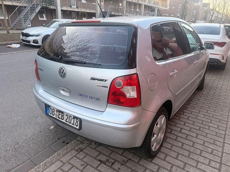 Gebraucht VW Polo Basis 64 PS (47 kW) 2003 Silber Limousine