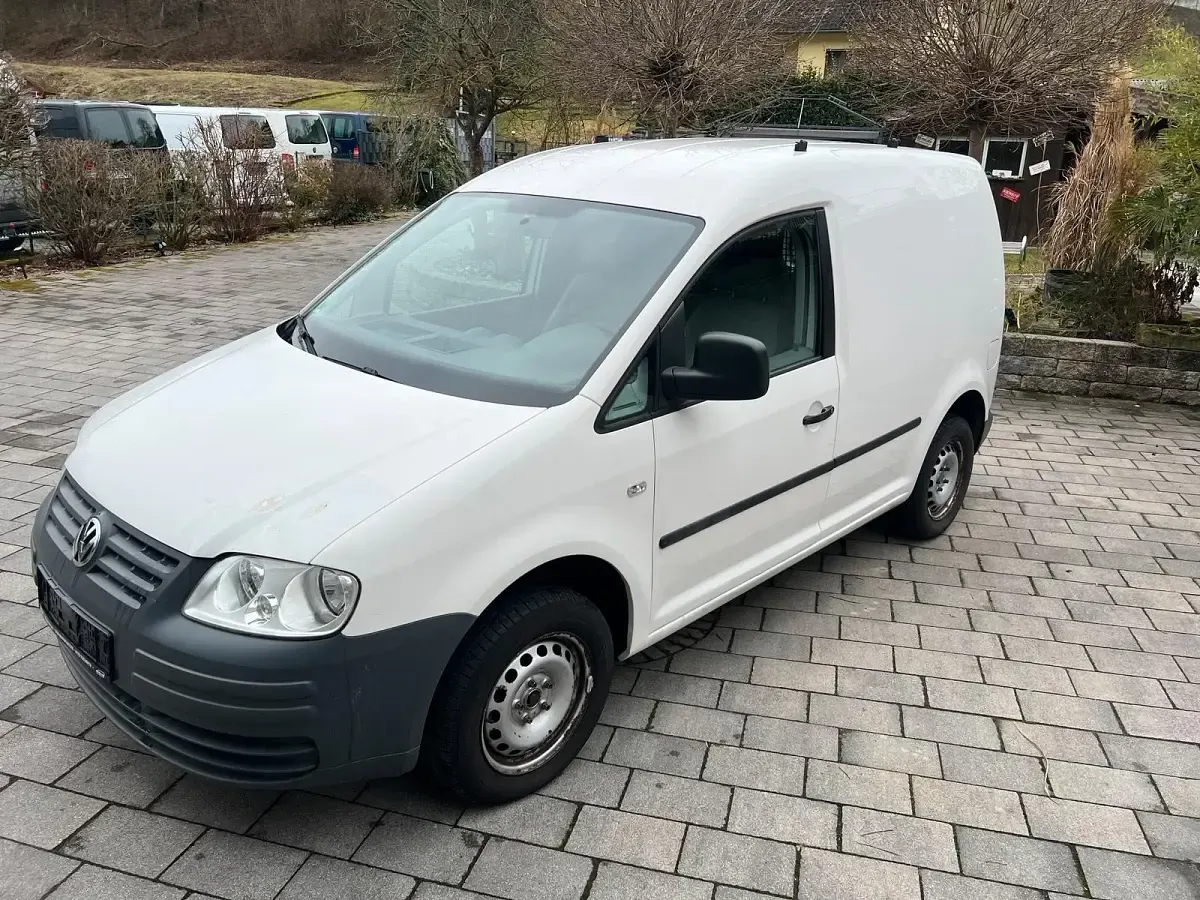 Second-hand VW Caddy 102 CP (75 kW) 2006 Negru Monovolum