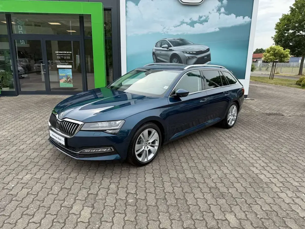 Gebraucht Skoda Superb Premium Edition 200 PS (147 kW) 2021 Lavablau metallic Kombi