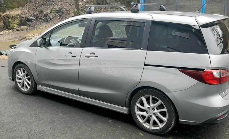 Grau Gebraucht 2010 Mazda 5 Van / Kleinbus | 3.500 € - Bild 1/4