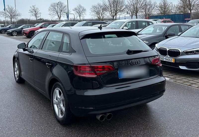 Gebraucht Audi A3 Sportback Attraction 125 PS (91 kW) 2014 Schwarz Kleinwagen