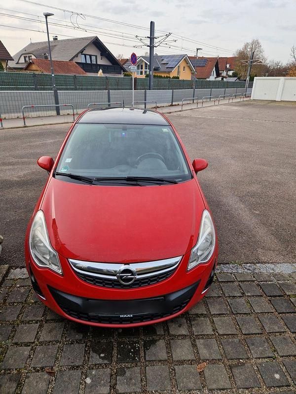 Rot Gebraucht 2011 Opel Corsa Color Edition Kleinwagen | 2.750 € (Guter Preis) - Bild 1/4