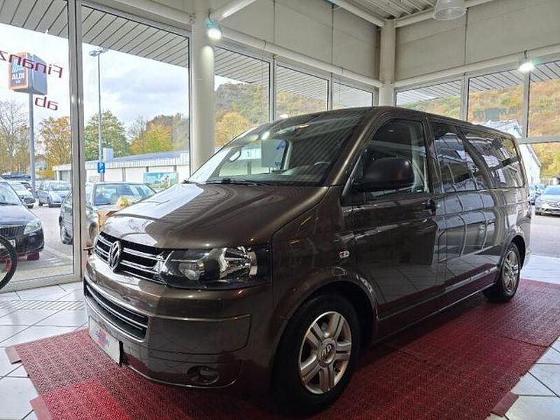 Usado VW Multivan 140 HP (102 kW) 2013 Castanho Monovolume