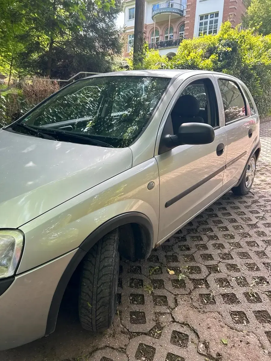 Gebraucht Opel Corsa 75 PS (55 kW) 2002 Silber Kleinwagen