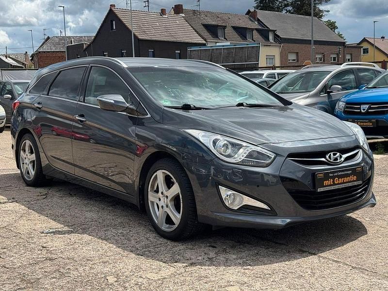 Grau Gebraucht 2013 Hyundai i40 Kombi | 5.500 € (Superpreis) - Bild 1/4
