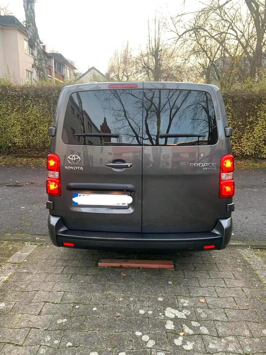 Gebraucht Toyota Proace Verso 144 PS (105 kW) 2022 Grau Kombi