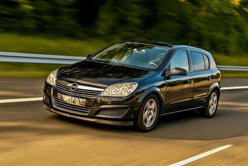 Schwarz Gebraucht 2007 Opel Astra Catch Me Limousine | 1.750 € (Fairer Preis) - Bild 1/4