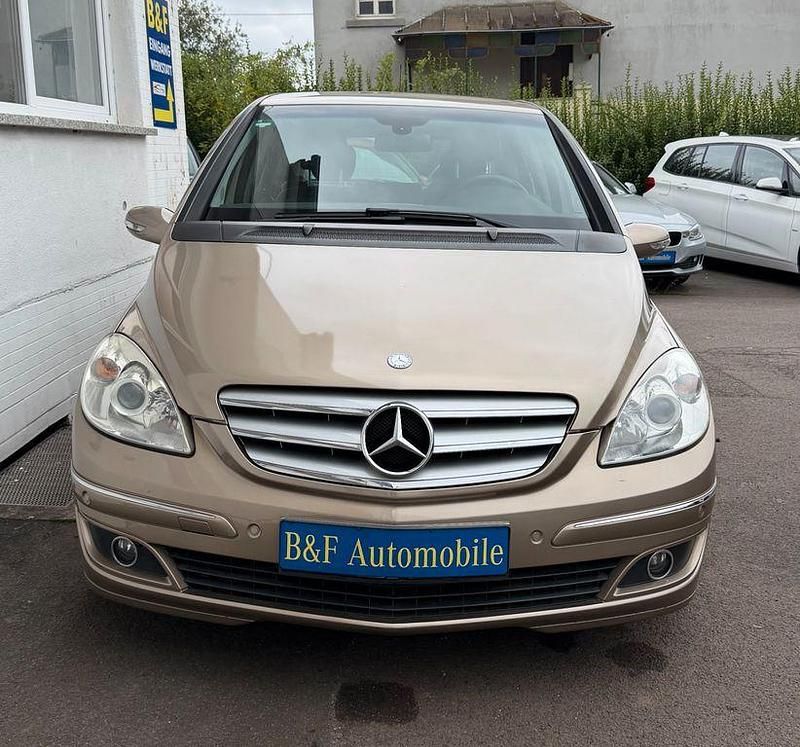 Gold Gebraucht 2007 Mercedes B180 Van / Kleinbus | 4.299 € (Fairer Preis) - Bild 1/4